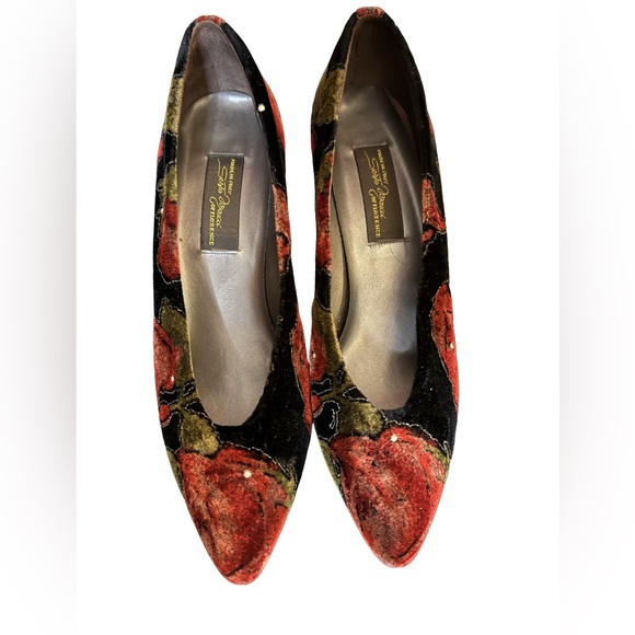 Vintage Shoes - VTG Velvet Studded Rose Kitten Heel